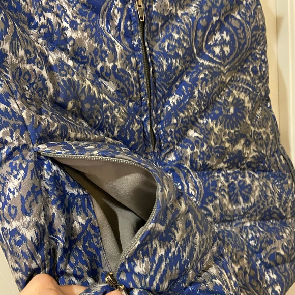 Women’s Patagonia Puffer Fill Zip Blue/Gray Print Hooded Vest Size Small - Picture 5 of 5